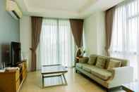 Lobby Spacious 3BR Veranda Residence Apartment at Puri By Travelio