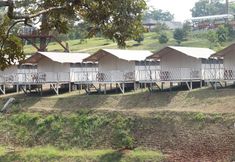 外部的 6 Dmangku Farm