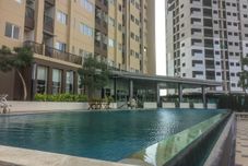 Swimming Pool Fully Furnished with Luxury Design Studio Apartment at The Oasis By Travelio