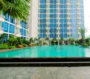 Swimming Pool 6 Well Designed and Strategic Studio Apartment at Capitol Park Residence By Travelio