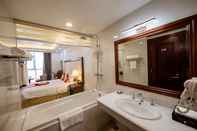 In-room Bathroom The Shine 2 Hotel & Apartment