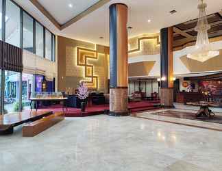 Lobi 2 The New Benakutai Hotel & Apartment