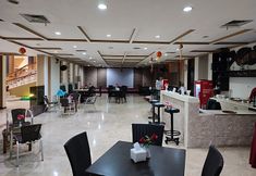 Restaurant 7 The New Benakutai Hotel & Apartment