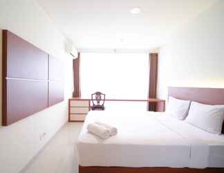 Kamar Tidur 2 Comfy and Best Location 1BR at Praxis Apartment By Travelio