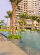 SWIMMING_POOL Cozy and Exclusive 1BR at Gold Coast Apartment By Travelio