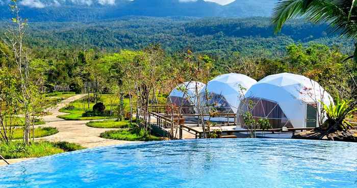 Swimming Pool East Resort