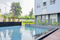 Swimming Pool Nice and Fancy Studio at Urbantown Serpong Apartment By Travelio