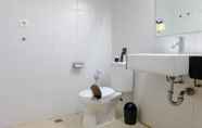 In-room Bathroom 3 Homey Studio Apartment at 6th Floor Beverly Dago By Travelio