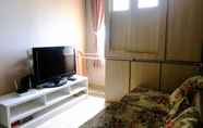 Lobi 5 Simply Homey 2BR Apartment at 11st Floor Pinewood By Travelio