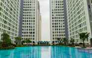 Swimming Pool 7 Comfortable and Good Deal  3BR Apartment M-Town Residence By Travelio