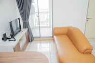 Lobi Cozy and Simply 3BR Apartment at M-town Residence By Travelio