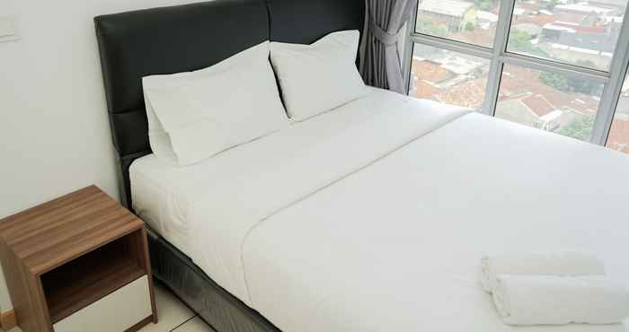 Bilik Tidur Cozy and Simply 3BR Apartment at M-town Residence By Travelio