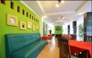 Restaurant 2 RedDoorz Plus @ Taman Siswa 2