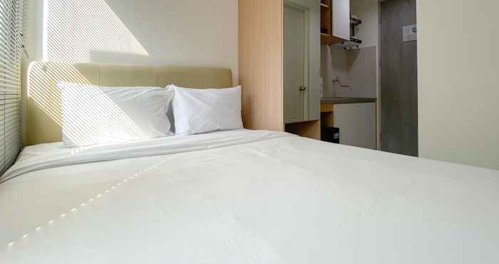 Bilik Tidur Tidy and Restful Studio at Osaka Riverview PIK 2 Apartment By Travelio