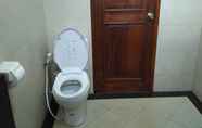 Toilet Kamar 5 Villa Variz 1