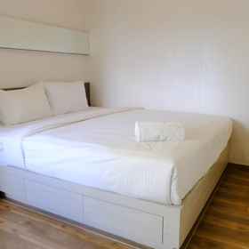 Bedroom 1 Homey 1BR Apartment at Parahyangan Residence By Travelio, Liberta Physio Hotels