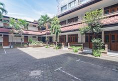 Luar Bangunan 2 Hotel Yehezkiel Surapati Mitra RedDoorz