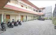 Exterior 5 RedDoorz near XT Square Yogyakarta