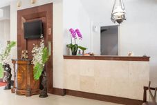 Luar Bangunan RedDoorz near Trans Studio Mall 3