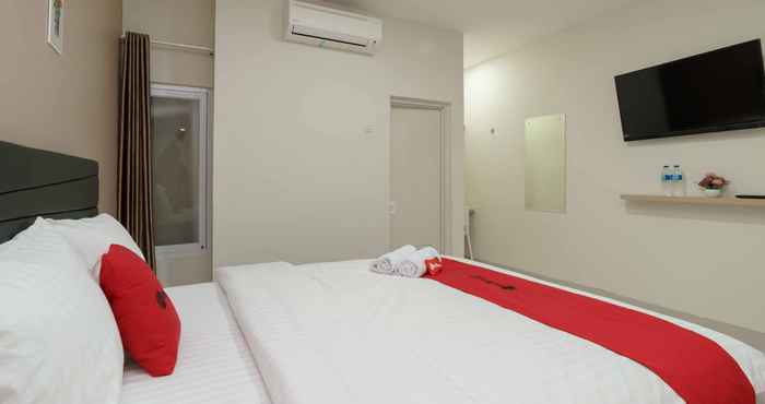 Lainnya RedDoorz Plus near Eka Hospital BSD 5