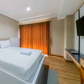 Bedroom 1 Phòng Studio Giá Hời và Ấm cúng Patraland Amarta Apartment By Travelio, Khách sạn NDARU Pemancingan