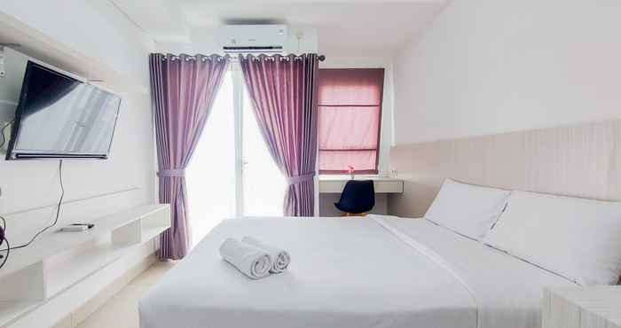 Kamar Tidur Comfy Studio Room at Poris 88 Apartment By Travelio