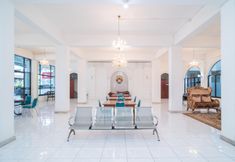 Lobi 2 RedDoorz Plus @ Hotel Surya Solo