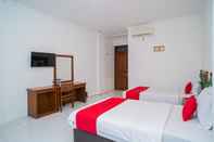 Bedroom RedDoorz Plus @ Hotel Surya Solo