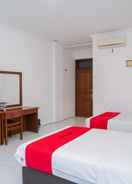 BEDROOM RedDoorz Plus @ Hotel Surya Solo