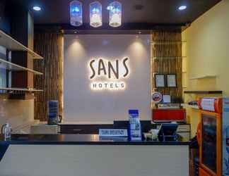 Lobby 2 Sans Hotel International Surabaya