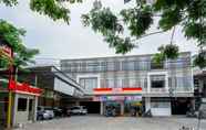 Exterior 5 RedDoorz near Exit Tol Banyumanik 2