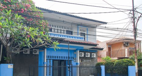 Exterior 2 RedDoorz near Margonda Raya