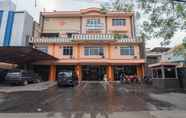 Bangunan 7 Grand Kembar Hotel Mitra RedDoorz