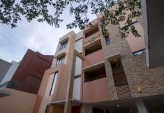 Bên ngoài 6 RedDoorz Plus @ CBD Bintaro