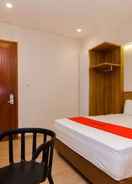 BEDROOM RedDoorz Plus @ CBD Bintaro