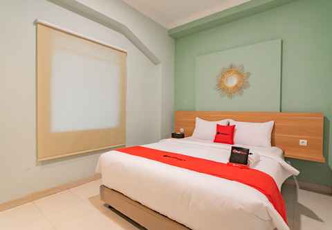 Bedroom RedDoorz Plus @ Bagusrangin Street
