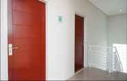 Others 6 RedDoorz near RSUD Margono Purwokerto 3