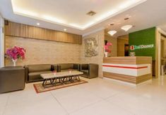 Lobi 2 RedDoorz Plus @ Thamrin