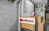 Lobby 3 RedDoorz @ Jemursari Surabaya 2