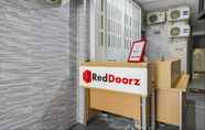 ล็อบบี้ 7 RedDoorz @ Jemursari Surabaya 2