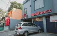 Bangunan 3 RedDoorz near RSUD Koja