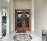 Others 6 RedDoorz Premium near Ragunan Zoo 2