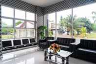 Lobi RedDoorz Plus near Teras Kota 3