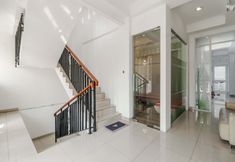 Others 5 RedDoorz Syariah Plus near Pancoran 2