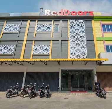 ภายนอกอาคาร 2 RedDoorz @ Baloi Batam