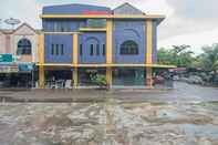 Lobi RedDoorz near RSUD Embung Fatimah Batam