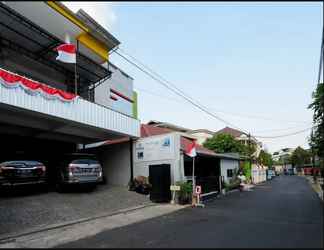 Exterior 2 RedDoorz near Plaza Simpang Lima