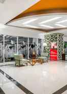 LOBBY RedLiving Apartemen Grand Kamala Lagoon - Kita Pro Tower Barclay