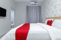 Bedroom RedDoorz Syariah near Metropolitan Mall Bekasi