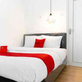 Bedroom 1 RedDoorz near Sam Poo Kong 3 Semarang, Dinas Komunikasi, Informatika, Statistik dan Persandian Kota Semarang Hotels